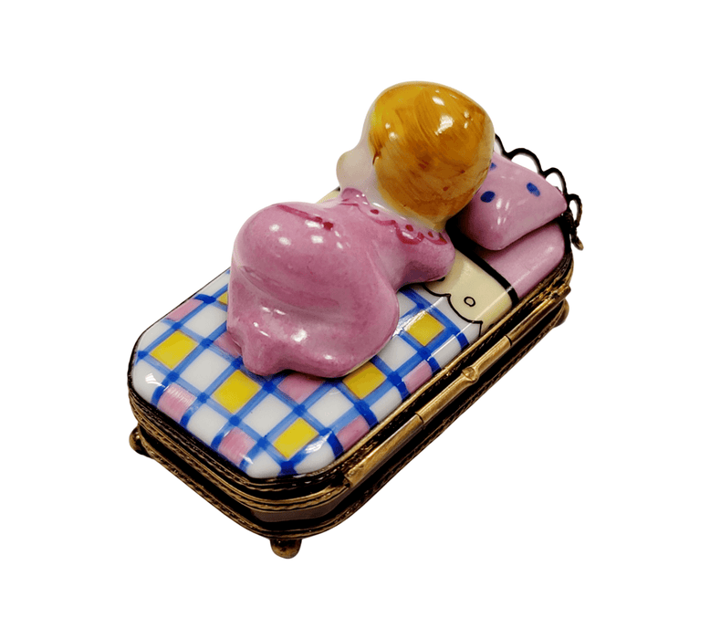 Baby In Pink Bed Sleeping-Babies Figurine-CH1R228