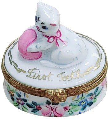 First Tooth Baby Cat Limoges Box Porcelain Figurine-Baby-CH8C213