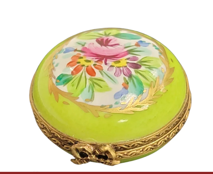 The Art of Crafting Limoges Porcelain: A Tale of Elegance and Intricacy