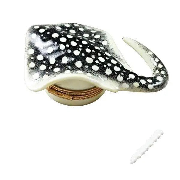 Delicate Limoges box shaped like a spotted stingray showcasing French heritage in Artistry