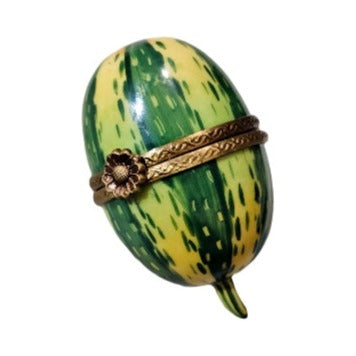 Fine art lovers will admire this Green Gourd Limoges box