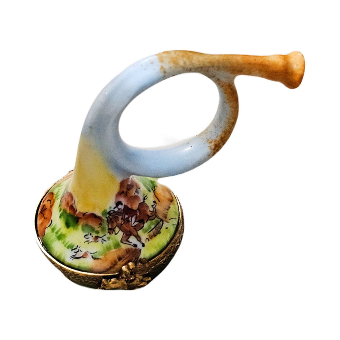 Fine art lovers will admire this Hunters Horn Hunting Limoges box