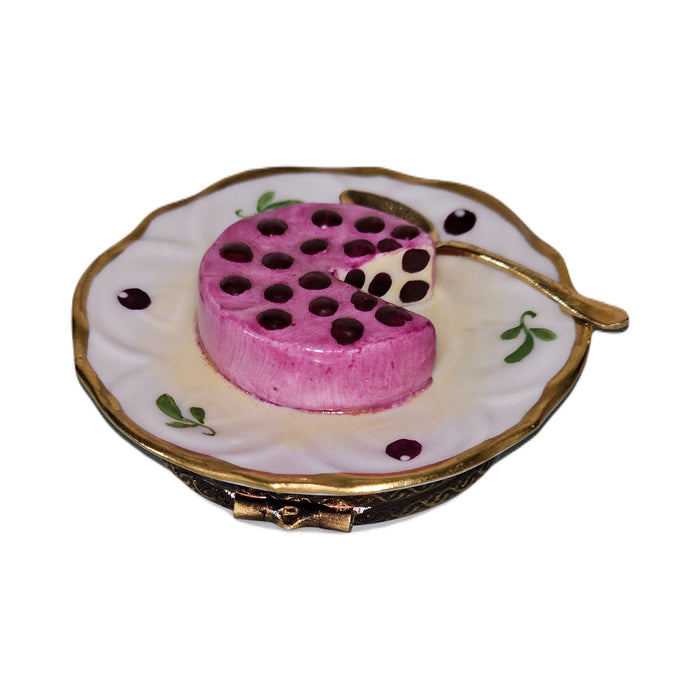 Painted details on the Cherry Cheesecake Pastry on Plate Limoges box, French art in miniature