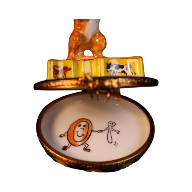 Gift idea for someone who loves France: Cat and the Fiddle Limoges box