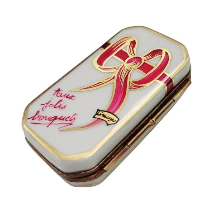 The painter's artistry shows on this Bouquet of Flowers Limoges box