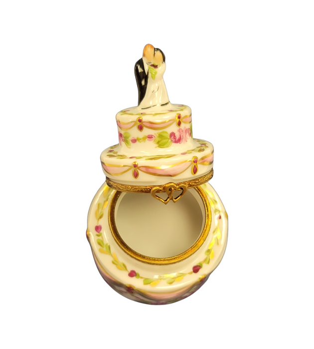 Bride And Groom Wedding Cake Limoges Box Porcelain Figurine-Limoges Wedding Limoges Boxes-CH1R171