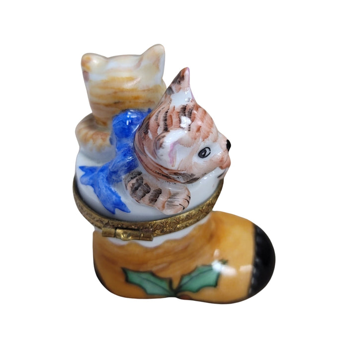 Cats in Stocking Boot Limoges Box Porcelain Figurine-xmas cats-CHES152
