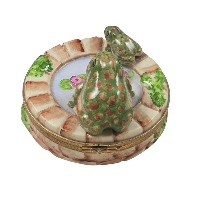 Frogs on Fountain for Nature Lovers Porcelain Limoges Frog French Trinket Box