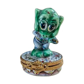 Alien figurine Limoges box