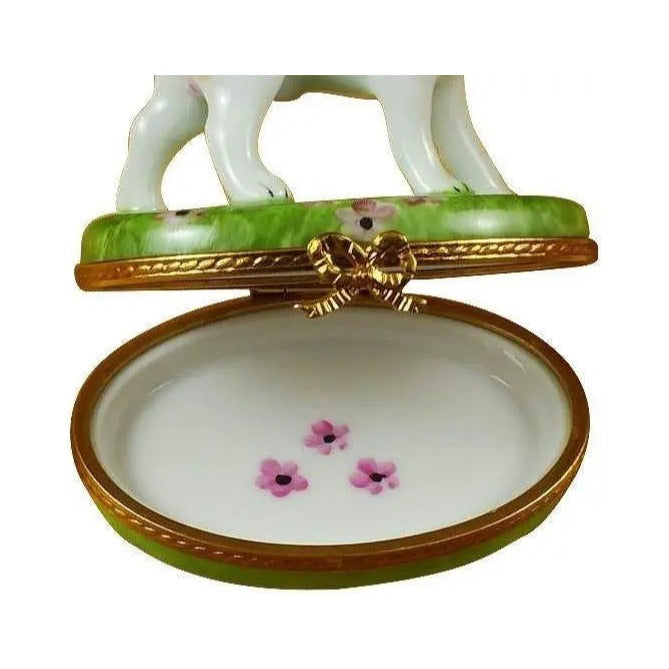 The painter's artistry shows on this Beagle Dog Limoges box