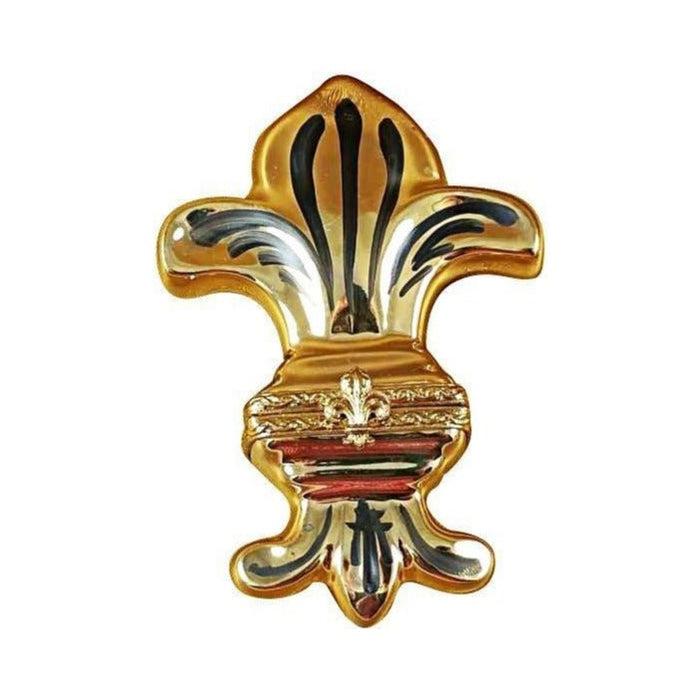 Painted details on the Fleur de Lys Gold Limoges box, French art in miniature