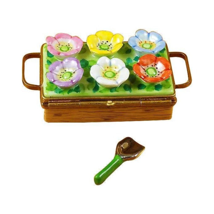 A thoughtful gift for Francophiles: the Flower with Spade Limoges box