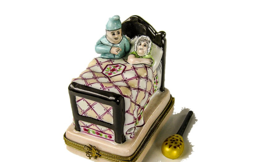 Couple in Old Fashioned Bed hand-painted Limoges porcelain box by S&D Limoges