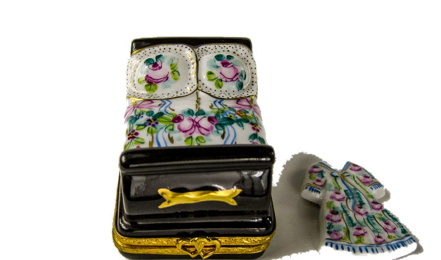 Bed with Floral Bedspread hand-painted Limoges porcelain box