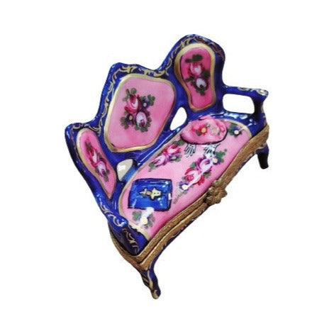 A thoughtful gift for Francophiles: the Blue Love Seat Limoges box
