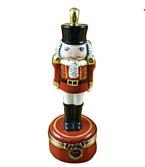 RED BASE NUTCRACKER WITH PLUME