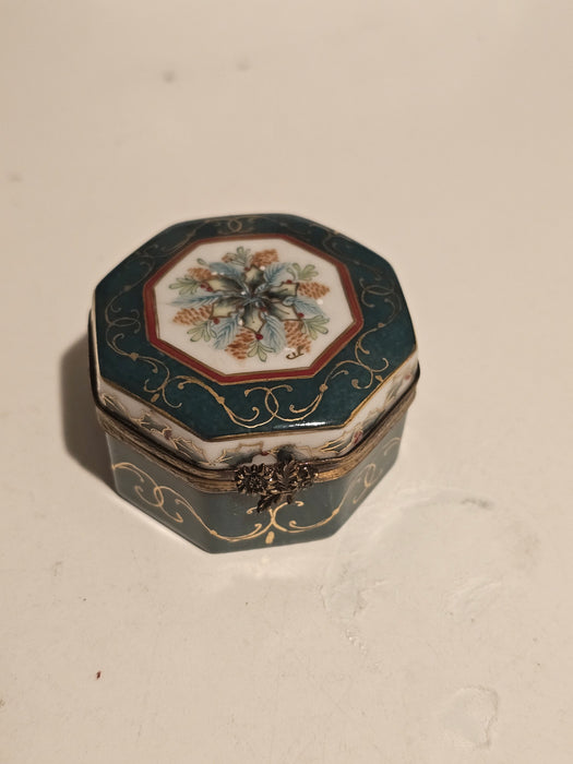 Christmas Holly Hexa Trinket Limoges Box