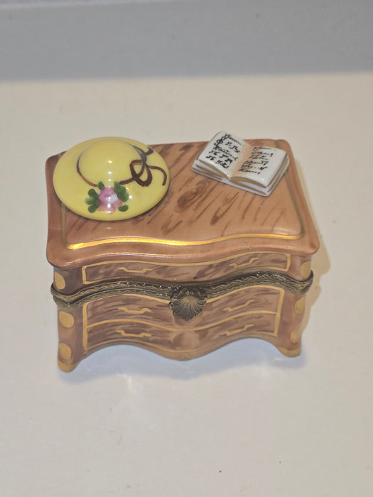 Dresser w Hat Book