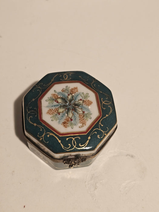 Christmas Holly Hexa Trinket Limoges Box