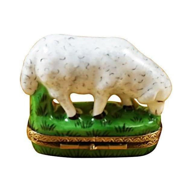 Painted details on the Sheep 1 Limoges box, French art in miniature
