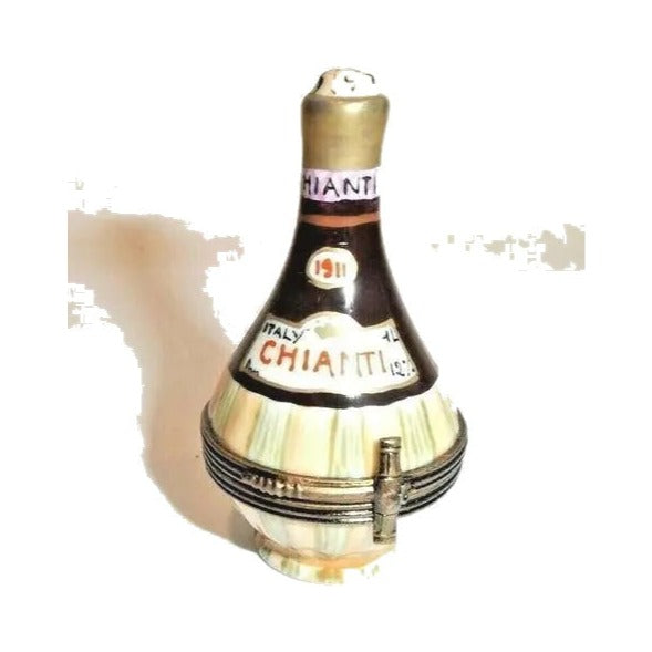 Painted details on the Chianti Wine Italy Limoges box, French art in miniature