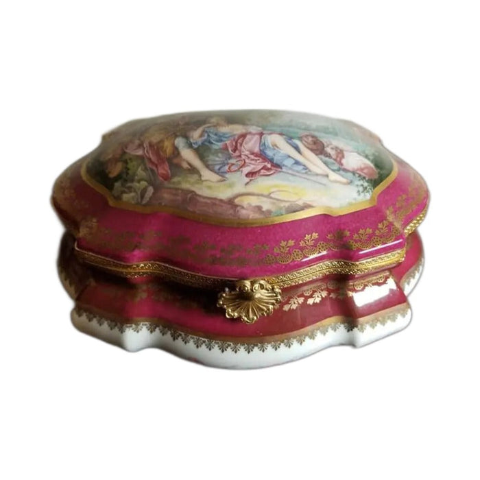 Fine French craftsmanship on the Lovers Jewelry 250 Romantic Limoges box, painted by hand