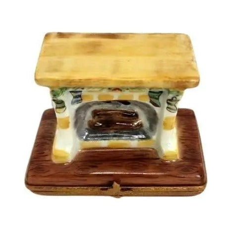 A thoughtful gift for Francophiles: the Santa in Fireplace Christmas Limoges box