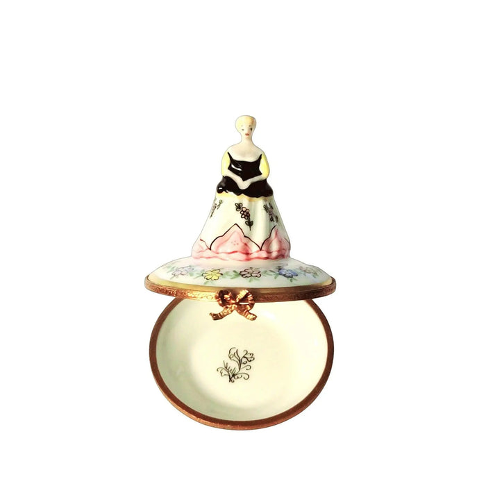 Victorian Elegance Limoges Box for Timeless Collectors Porcelain Limoges woman mother france paris French Trinket Box